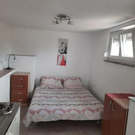 Apartamento Soba Sanja *